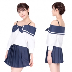 新学期からルーズショルダーセーラー服